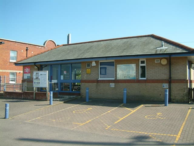 Walton-on-the-Naze，本页市场所涉车站