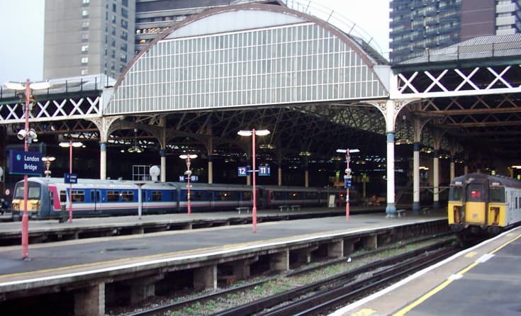 London Bridge, वह स्टेशन जिससे ये बाज़ार जुड़े हैं